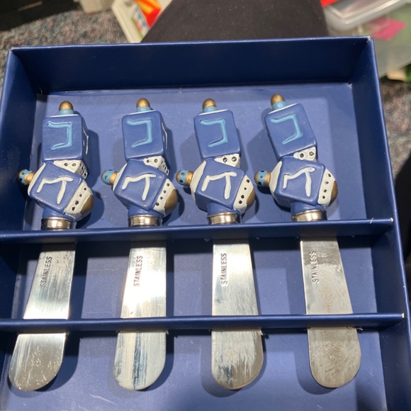 Perfect as a Hanukkah gift, or for yourself. - Picture 3 of 4